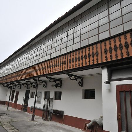 Hotel Jelen Пезинок Экстерьер фото
