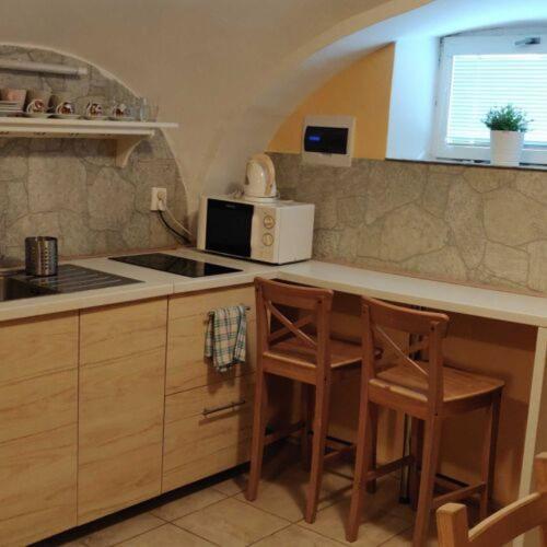 Hotel Jelen Пезинок Экстерьер фото