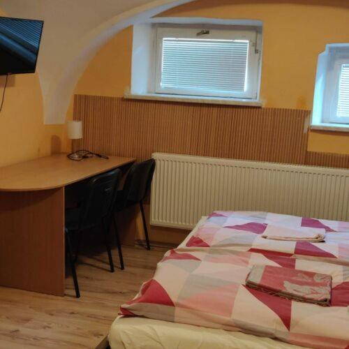 Hotel Jelen Пезинок Экстерьер фото