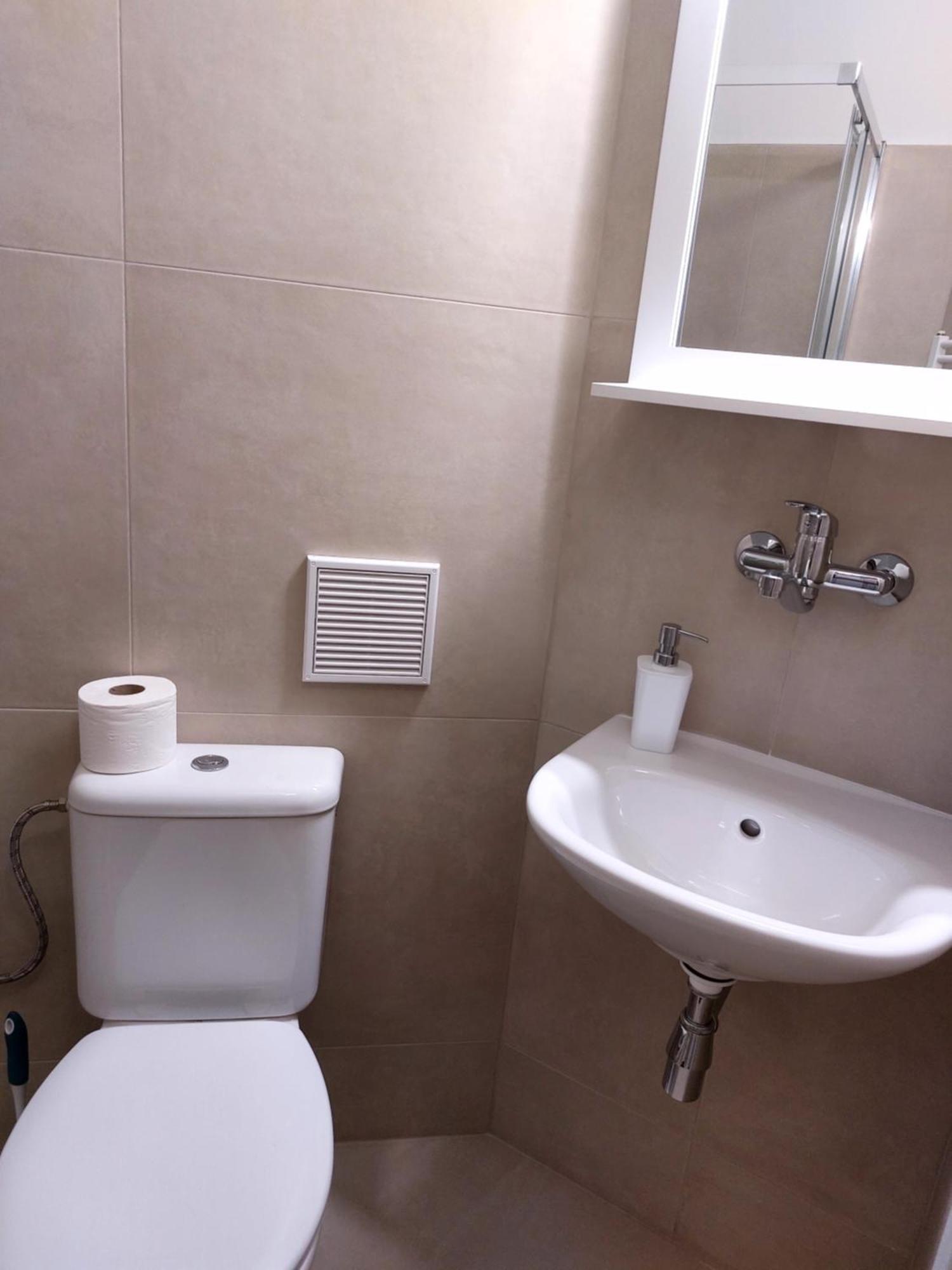 Hotel Jelen Пезинок Экстерьер фото