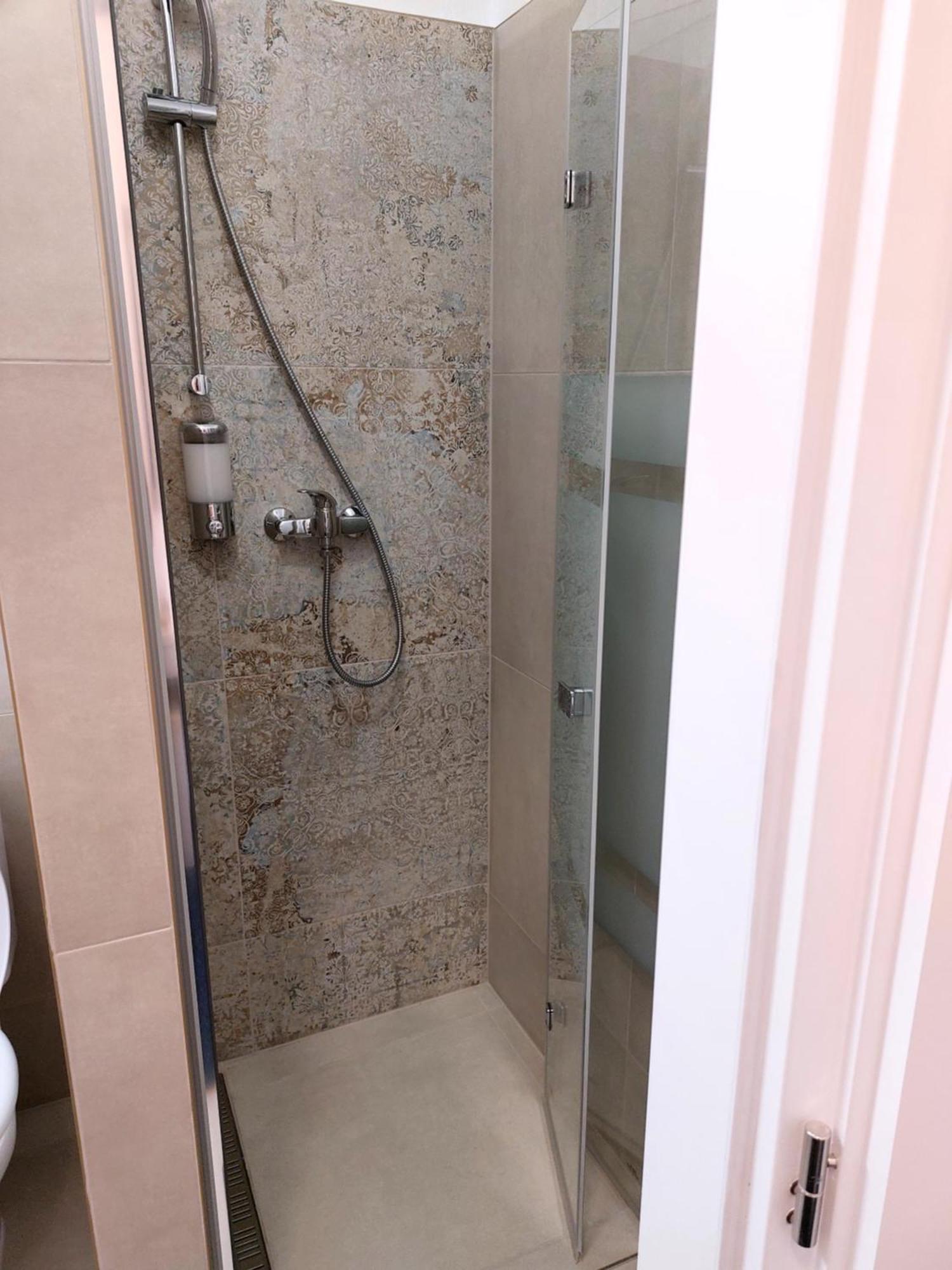 Hotel Jelen Пезинок Экстерьер фото